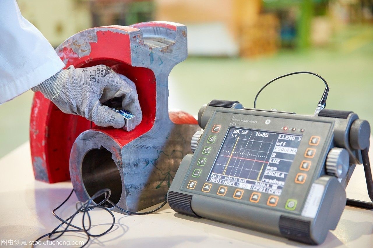 超聲波設備。金屬件缺陷的控制。無損檢測實驗室。技術服務行業。圣塞巴斯蒂安tecnalia研究和創新donostiagipuzkoa巴斯克的國家西班牙。